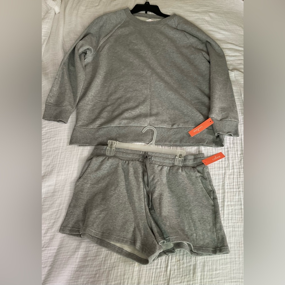 Colsie Women’s Fleece Sweatshirt and Shorts Set L